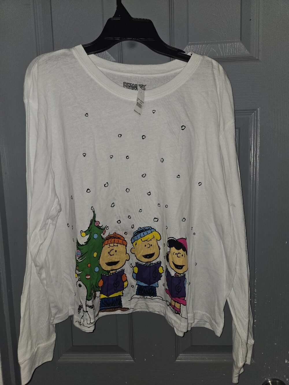 Peanuts long sleeve snoopy and friends holiday Christmas.shirt.
